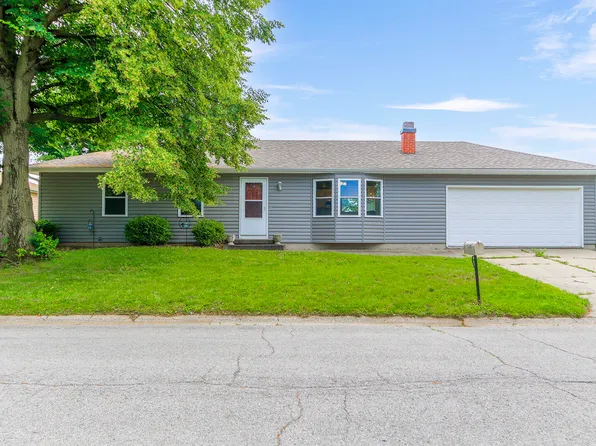 530 N Lake Dr, Marshall, MO 65340