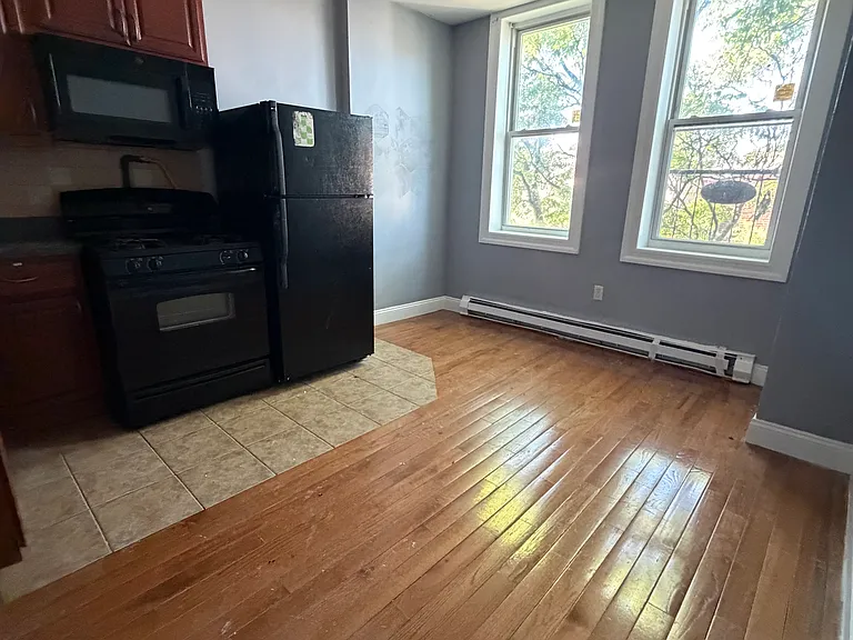 305 49th St #14D — Photo 2