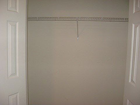 3rd image of 878 Hillard Ln