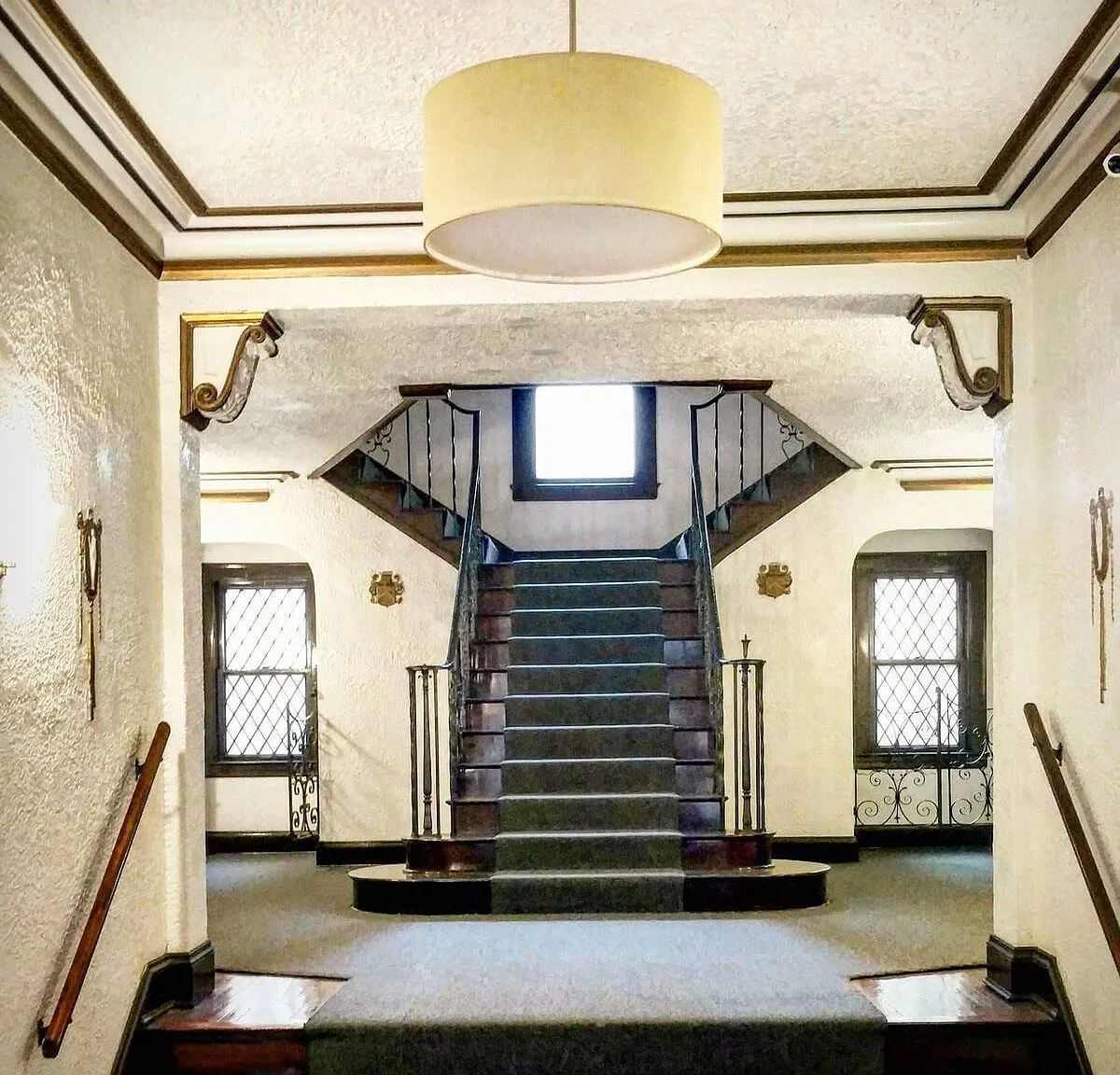 The Parkview Apartments — Photo 3