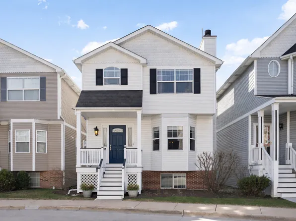 3834 N Milwaukee Ct, Chicago, IL 60641