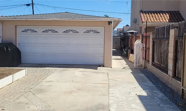 4436 W 165th St — Photo 2