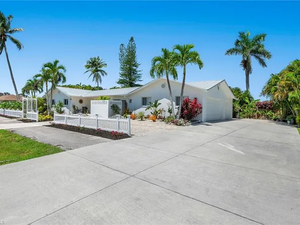 699 99th AVE N, NAPLES, FL 34108