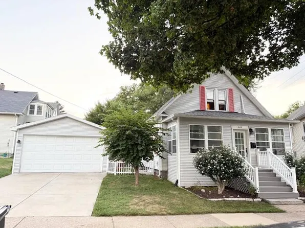 1008 Wayne St, Saint Joseph, MI 49085