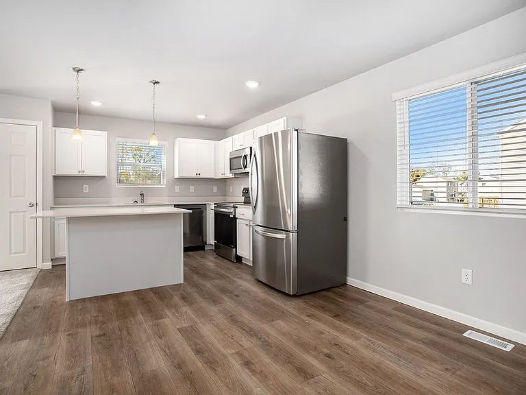 8222 Crestbrook Ct — Photo 4