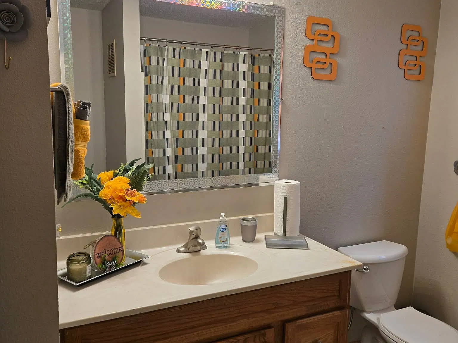 4 bed, 1125 sqft, $2,500 — Photo 3