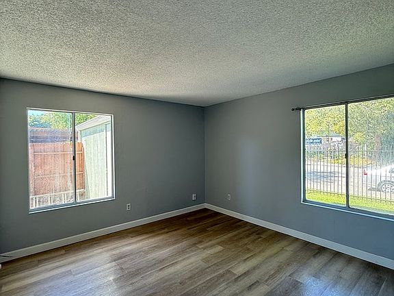 4th image of 1625 Park Ln APT 49