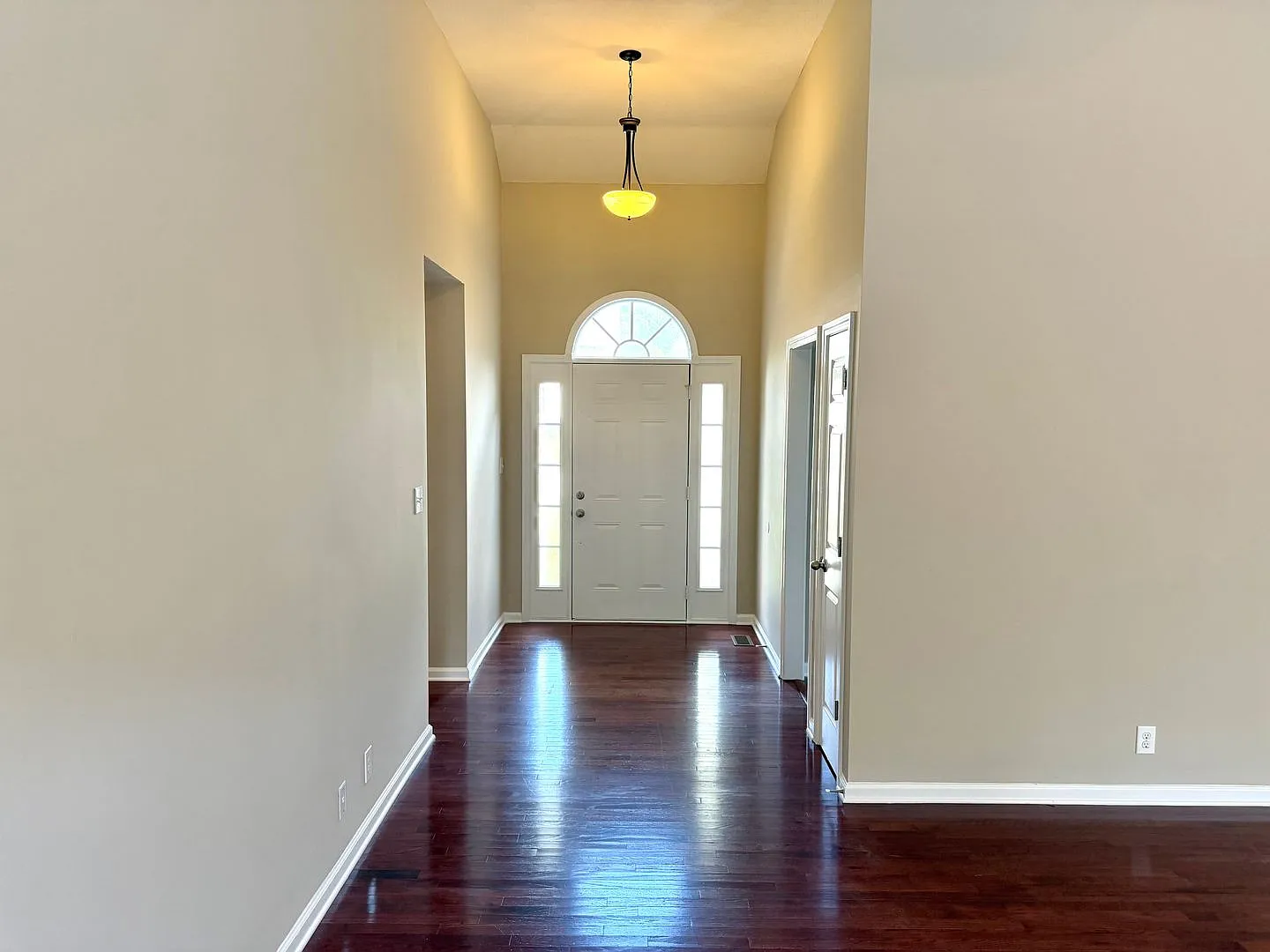 1329 Mutual Dr — Photo 4