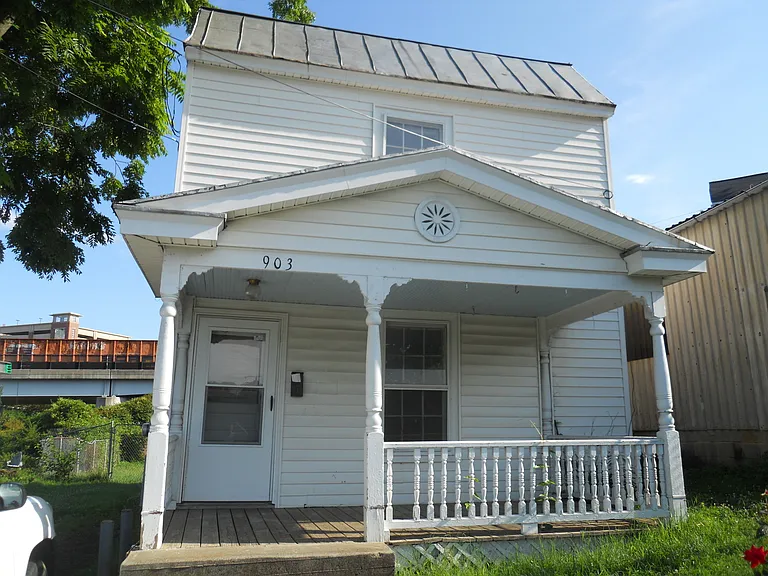 903 Grove St — Photo 1