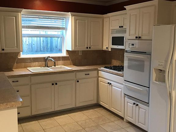 4th image of 3001 Lakeview Dr