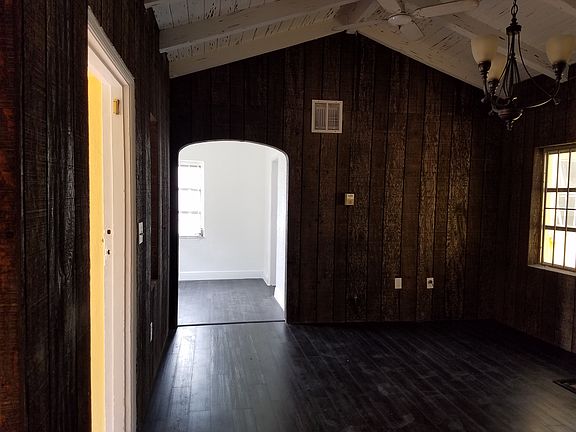5th image of 619 NE 88th St #1