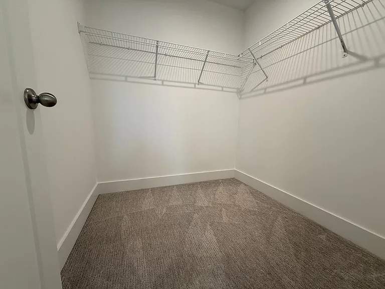 3419 Catalan Aly — Photo 19
