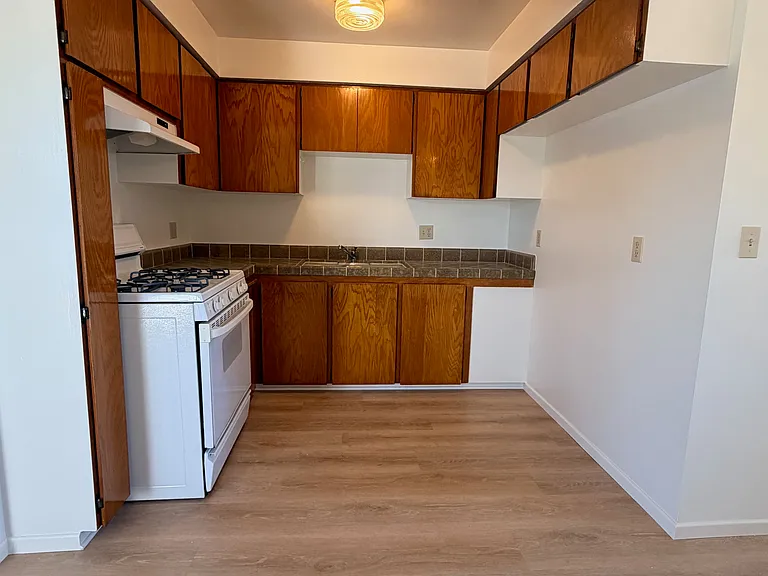 214 S West St #1 — Photo 3