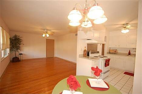 2nd image of 2608 Manchester Dr