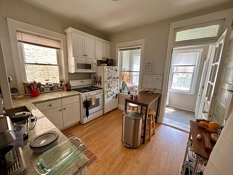 4423 N Damen Ave #1 — Photo 8