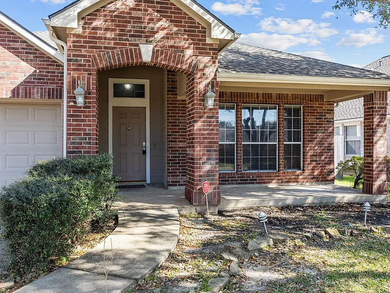 7206 Hollow Field Ln — Photo 2