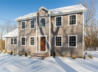 55 S Crestview Dr, Scituate, RI 02857