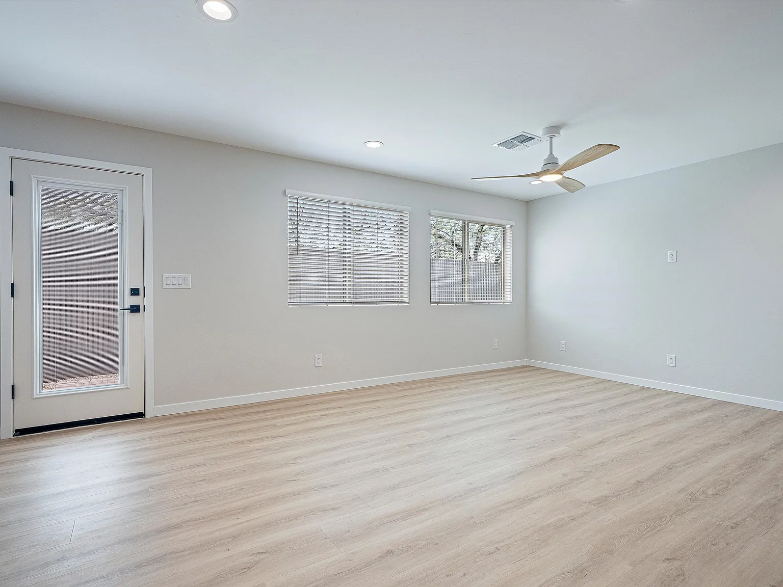 4 bed, 1765 sqft, $2,645 — Photo 4