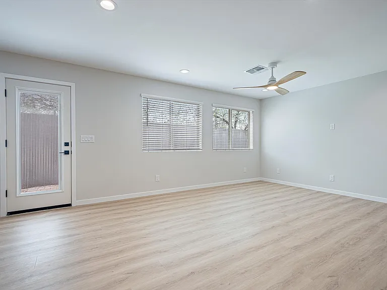 739 N Queen Ave #2 — Photo 9