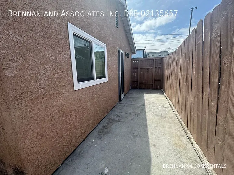 3011 Franklin Ave — Photo 10