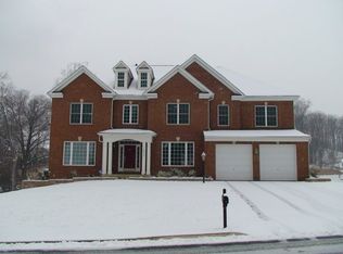 19222 Potomac Crest Dr, Triangle, VA 22172