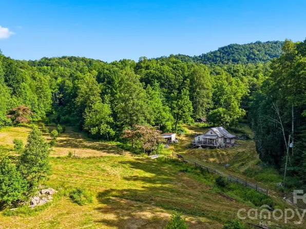 2784 Saint John Rd, Lenoir, NC 28645