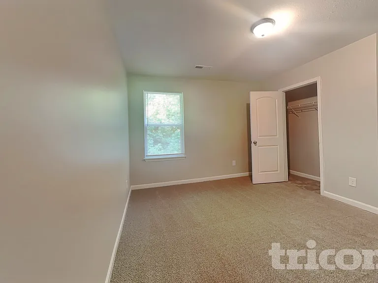 917 Leatherstone Ln — Photo 12