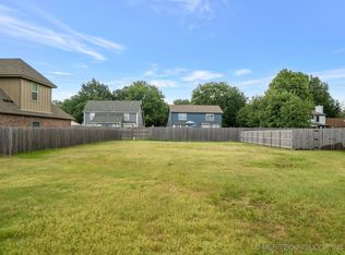 2913 S Gardenia Ave, Broken Arrow, OK 74012