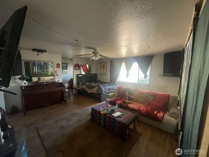 5th image of 624 Edmonds Street