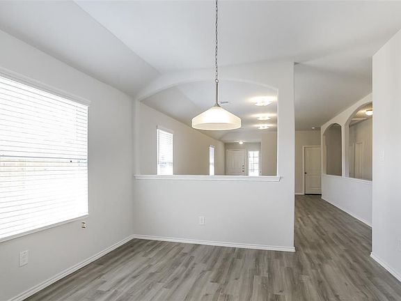 2nd image of 302 Pronghorn Dr