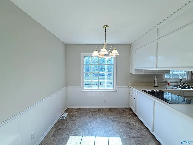 8711 Edgehill Dr SE — Photo 7
