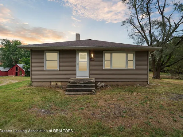 3907 S Grove Rd, Saint Johns, MI 48879