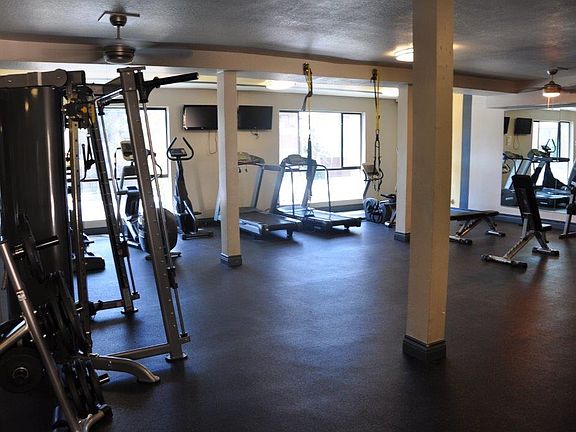 5th image of 8550 De Soto Ave #219