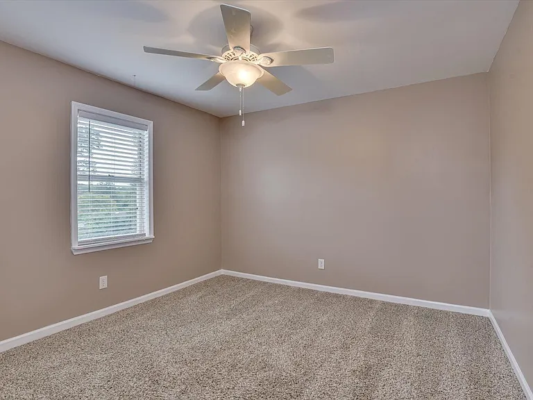 202 Holden Dr — Photo 26