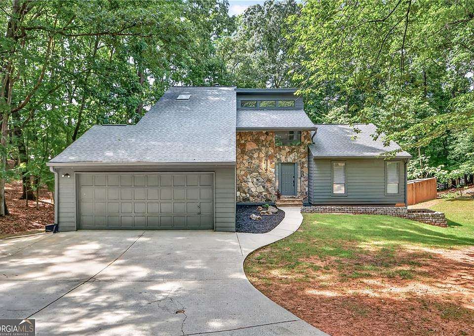 1st image of 505 Woodman Pl