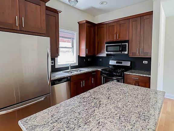 2nd image of 2328 N Greenview Ave APT 3