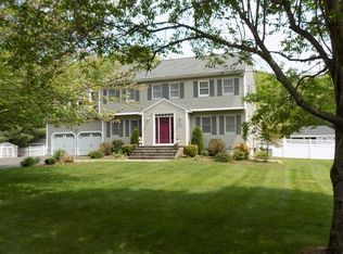 5 Sunken Meadow Rd, Franklin, MA 02038