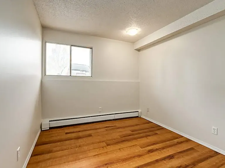 11 Greenbrook Dr E — Photo 16