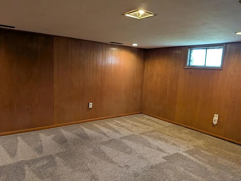 805 S Fairview Rd — Photo 11