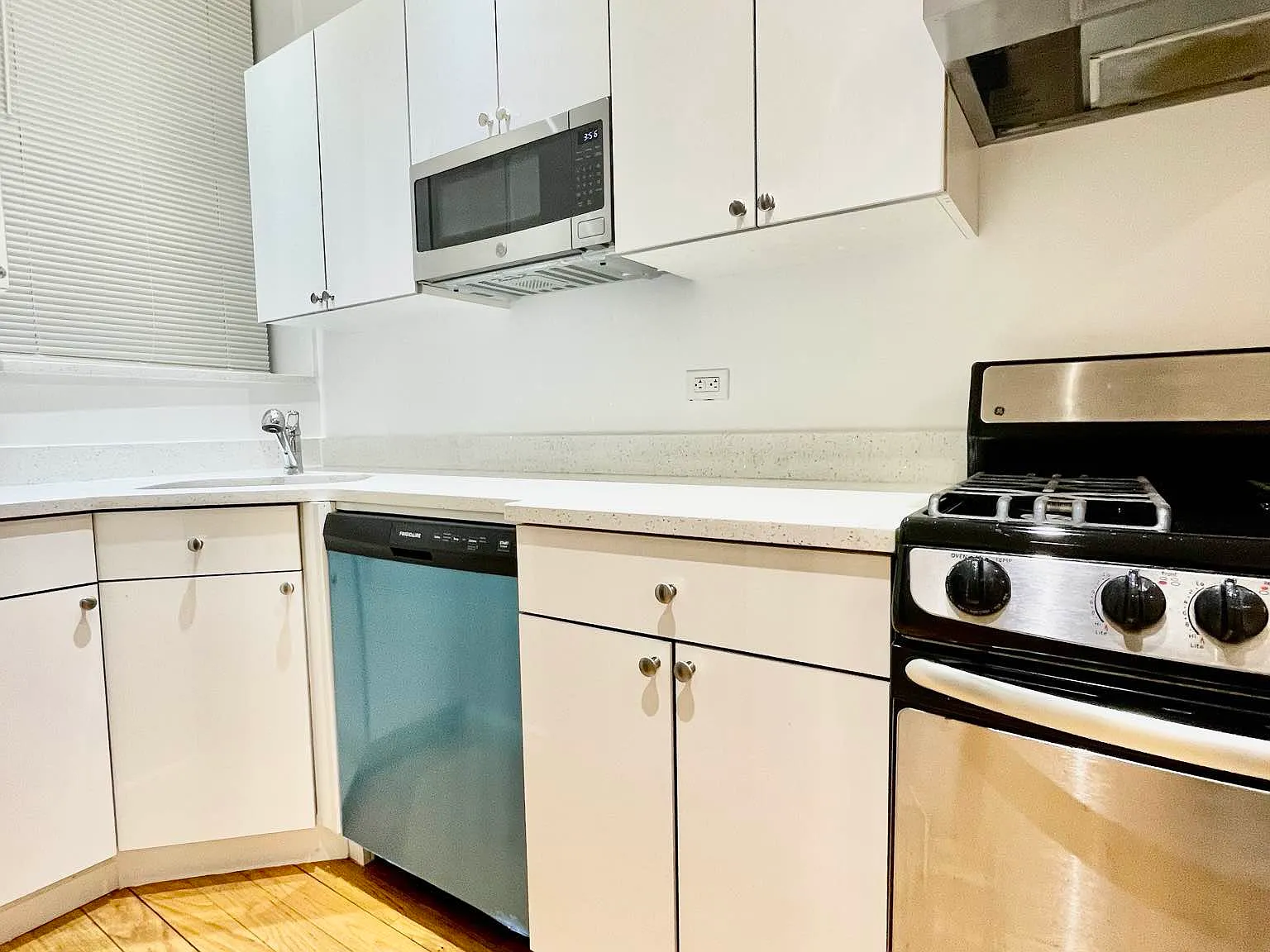 426 East 77th Street — Photo 4