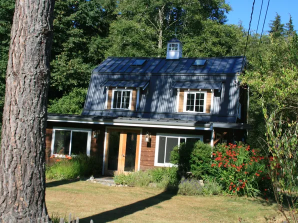 1652 Galbraith Ln, Bellingham, WA 98229