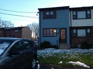 275 Grotto Ave APT 5Q, Pawtucket, RI 02860