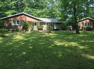 11 Pepper Ln, Loudonville, NY 12211