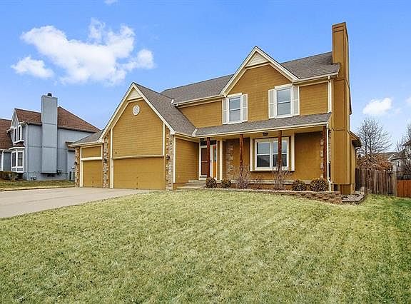 2nd image of 2912 SW Saddlewood Dr