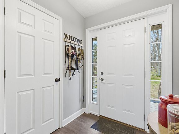 3rd image of 4708 Hessey Rd