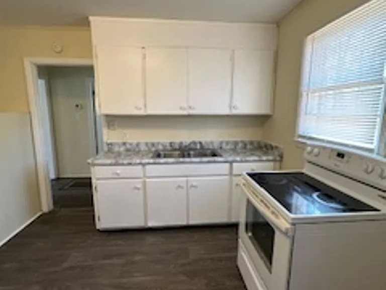 524 Franklin St — Photo 2