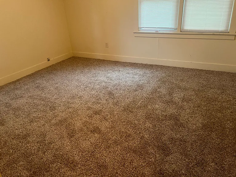 328 Williamsburg St NE — Photo 12
