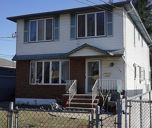 2nd image of 174 Jumel St