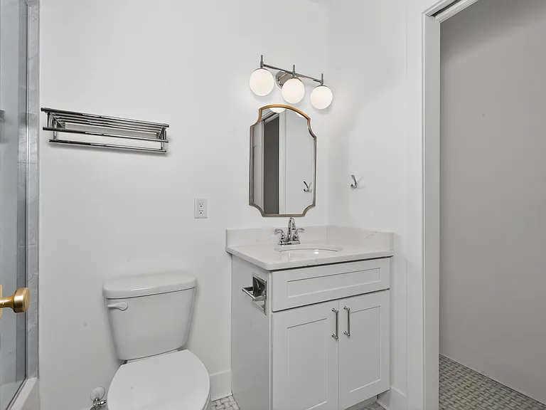 607 Main St #11 — Photo 10