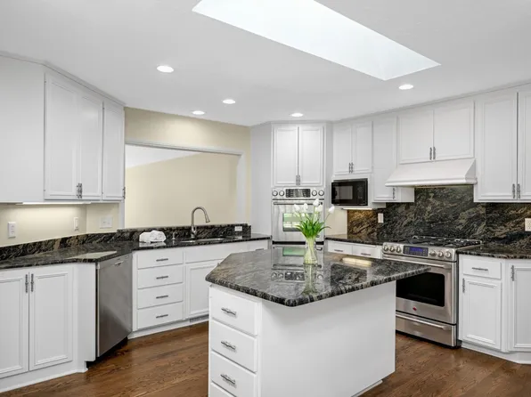 7798 Lochmere Ter, Edina, MN 55439